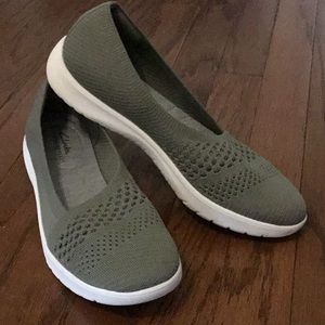 CLARK’s Cloudsteppers 9M Slip-Ons